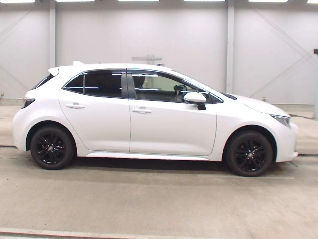 Toyota Corolla Hatchback NRE214H 2021
